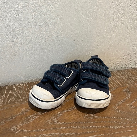 Cute slip ons - Picture 1 of 1